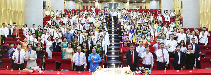 Kỷ niệm thành lập Trường 88vv 88vvv Hồng Bàng