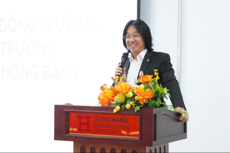 Ông Hoàng Quốc Việt - Chủ tịch Tập Đoàn 88vv Nguyễn Hoàng phát biểu tại buổi lễ