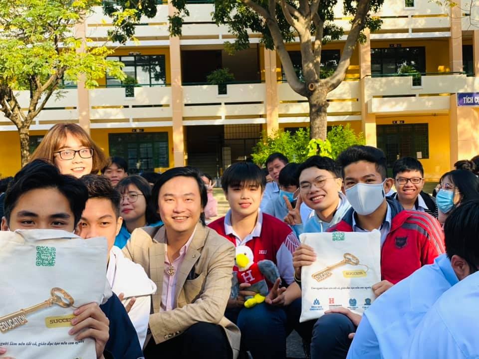 88vv 88vvv Hồng Bàng đồng hành cùng Tuổi trẻ góp Vacxin 19