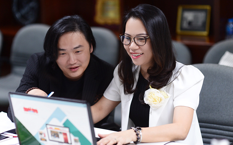 Bà Trần Thuý Trâm Quyên - Phó Hiệu trưởng 88vv 88vvv Hồng Bàng