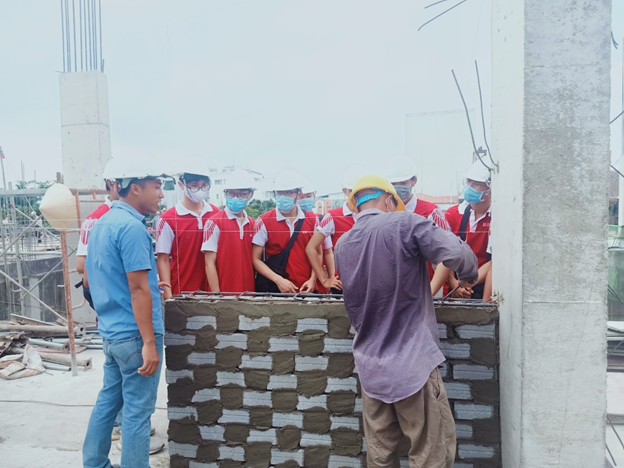 Kỹ sư Tú đang giới thiệu cho các bạn 88vv88 về kết cấu tường – cột trong công trình