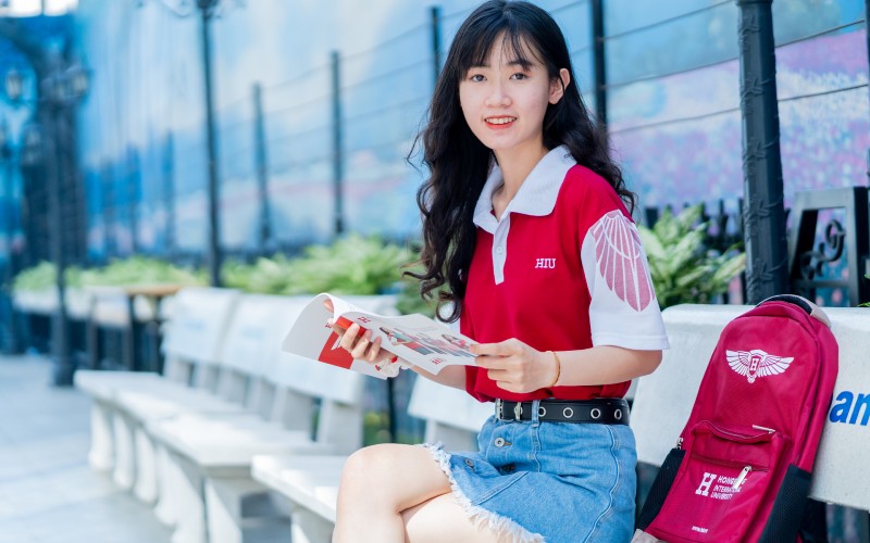 Sinh viên Trường 88vv 88vvv Hồng Bàng