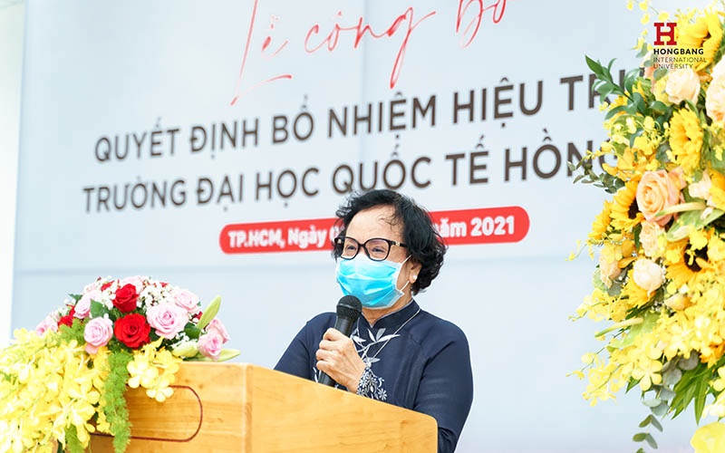 PGS.TS Trần Thị Trung Chiến - nguyện Bộ trưởng Y tế - đánh giá cao năng lực khoa học và quản trị 88vv của tân hiệu trưởng Trường 88vv 88vvv Hồng Bàng - Ảnh: VIỆT THÁI