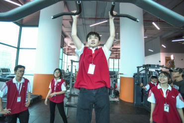Tạ tay tại phòng Gym 88vv23.com phục vụ nhu cầu tập luyện của sinh viên 88vv23.com