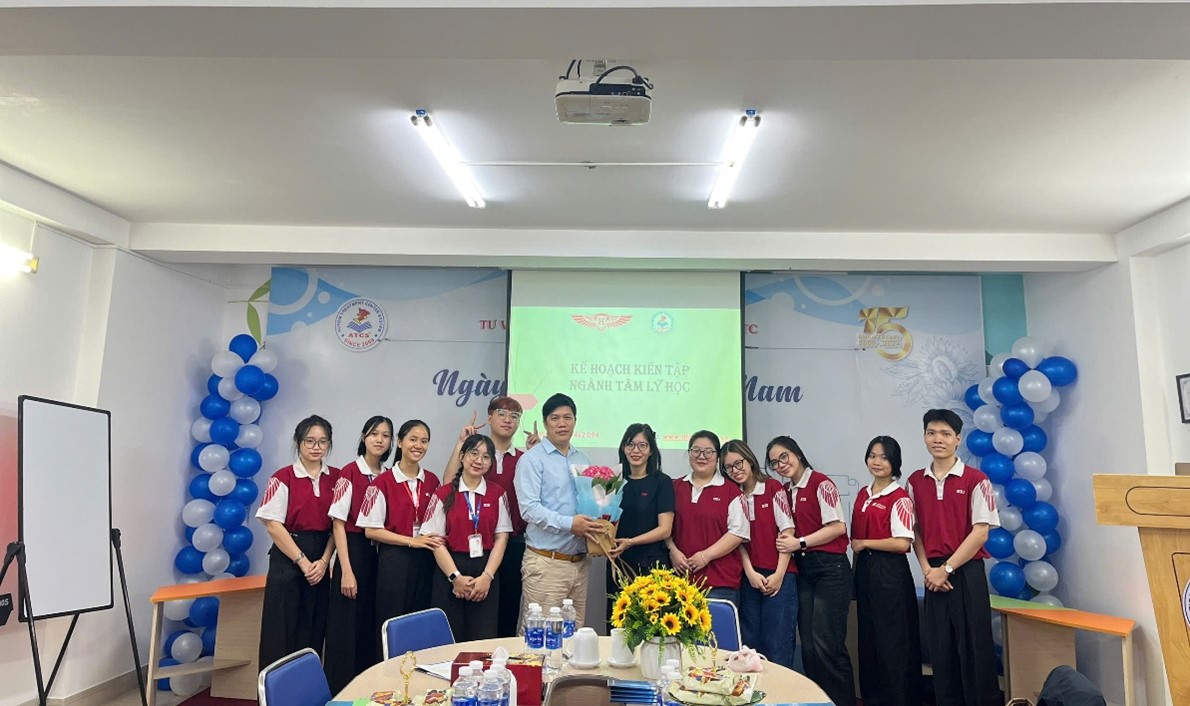 Kiến tập Tâm lý học 88vv23.com: Hành trình bước về phía trước