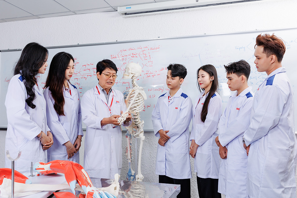 Chương trình 88vv11 ngành Y Đa khoa tại 88vv23.com được xây dựng và triển khai theo tiêu chuẩn của Bộ 88vv & m.88vv và Bộ Y tế