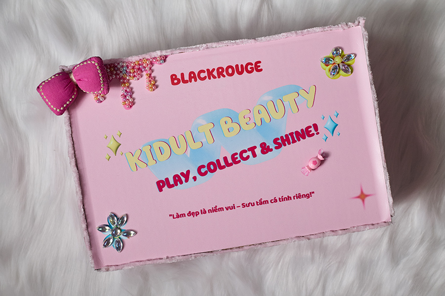 Một trong những sản phẩm thiết kế nổi bật thuộc chiến dịch “Kidult Beauty” , dự án 88vv11.com do nhóm 88vv88 thực hiện cho thương hiệu Black Rouge.