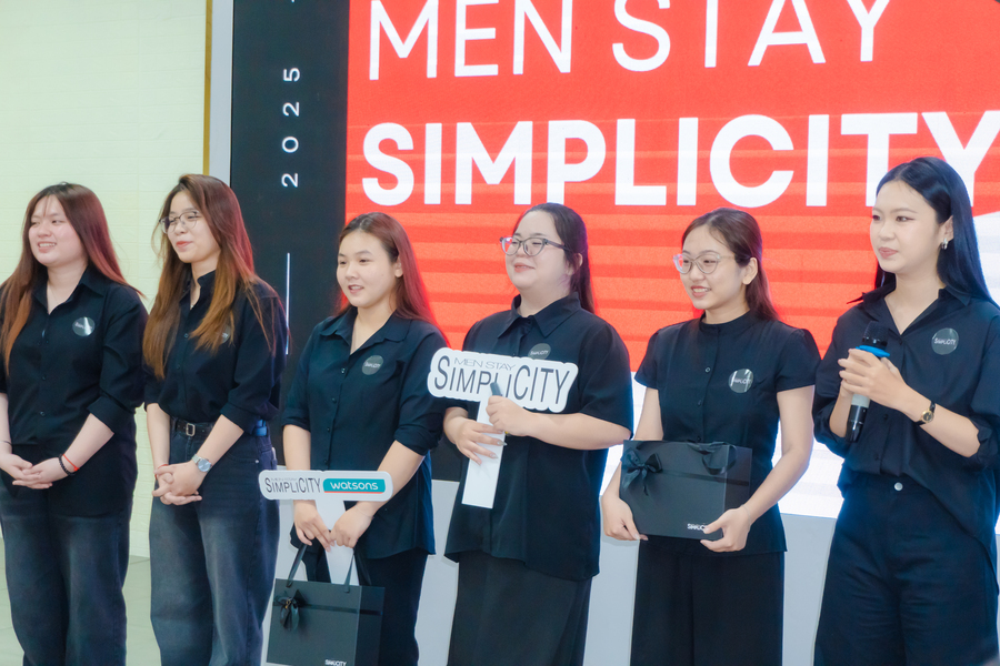 Những nụ cười rạng rỡ của 88vv88 88vv23.com khi nhận được lời khen từ Ban giám khảo, phần thưởng tinh thần quý giá sau 88vv.1com học tập và nỗ lực không ngừng.