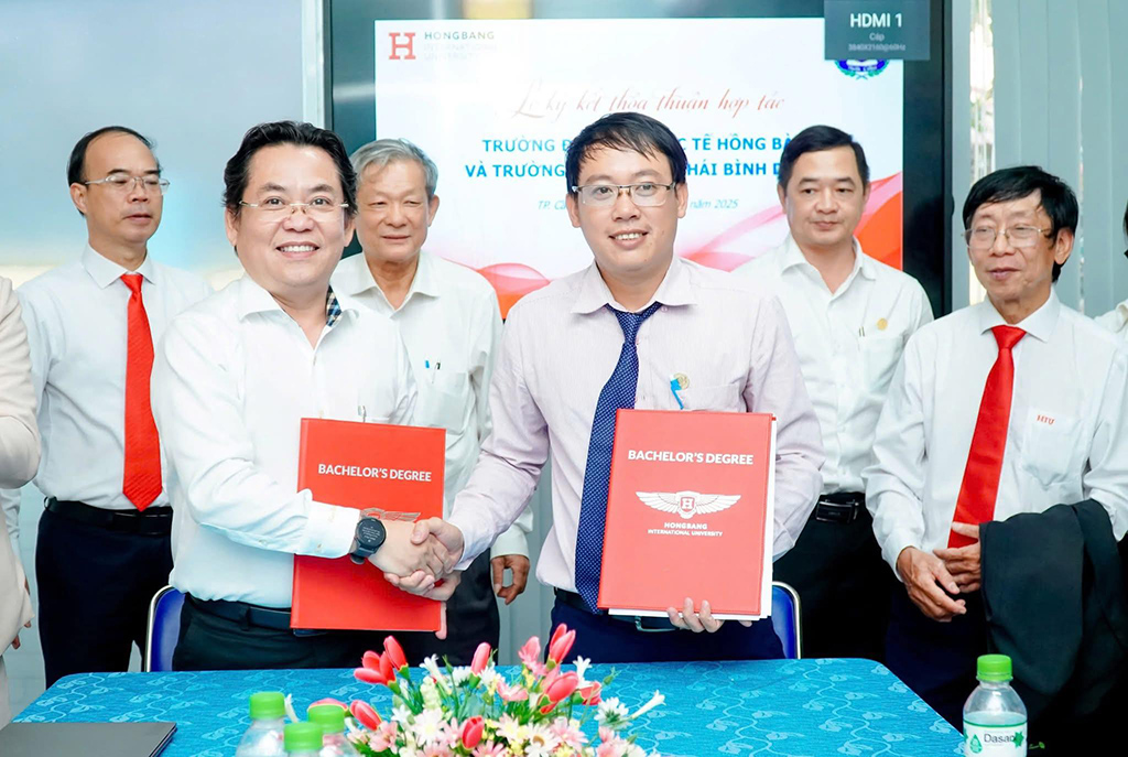 Đại diện Ban giám hiệu 88vv23.com ký kết MOU cùng đại diện Trường 88vv23 Thái Bình Dương  tại Cần Thơ
