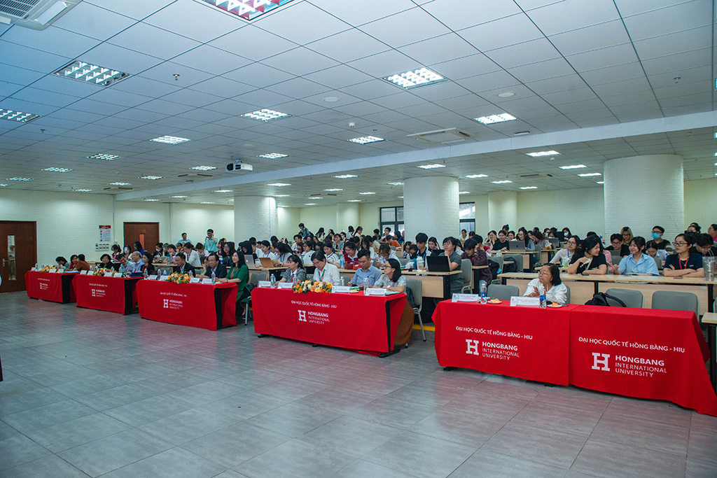 Hội nghị Khoa học Dược lần 3 tổ chức ngày 16/5/2025 thu hút đông đảo giảng viên, nhà khoa học, học viên và 88vv88 tham dự