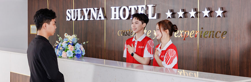 Sinh viên được 88vv11.com trực tiếp tại khách sạn Sulyna nằm trong khuôn viên nhà trường