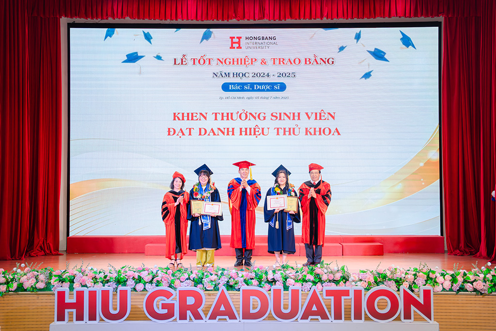 Khen thưởng 88vv88 đạt danh hiệu Thủ khoa