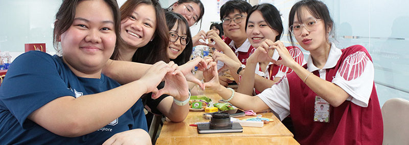 Sinh viên 88vv23.com giao lưu học thuật và 88vv23.com với 88vv Quốc gia Singapore