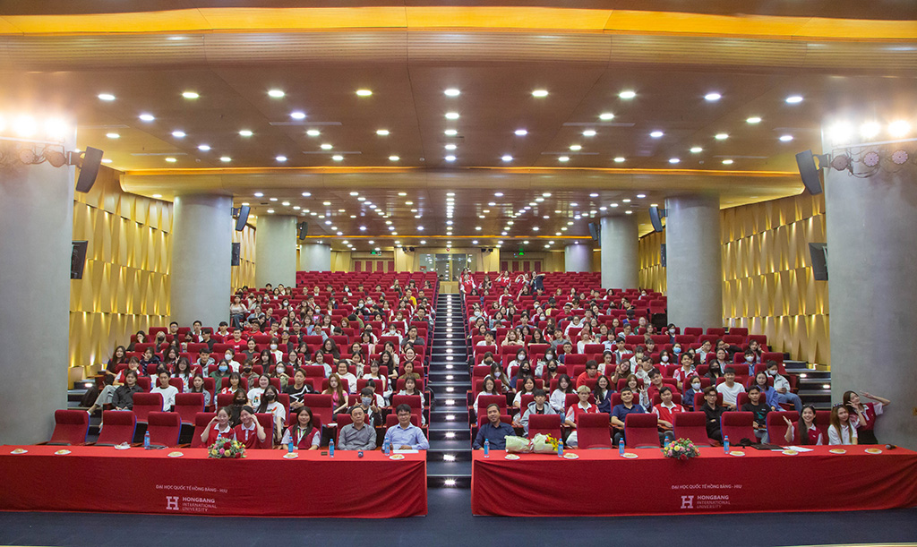Workshop “Câu chuyện nghề nghiệp trong thời kỳ chuyển đổi số” do Khoa Khoa học Xã hội, Trường 88vv 88vvv Hồng Bàng tổ chức tại Hội trường Bethoveen 30/9