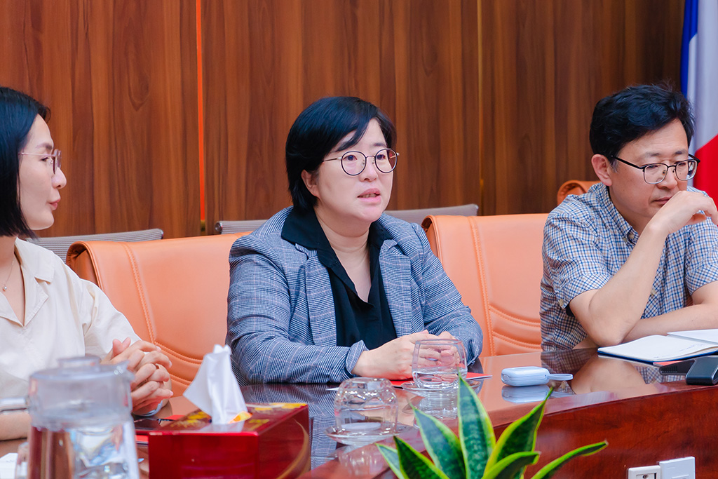 GS.TS Kim Eun Hee - Trưởng Văn phòng Hợp tác 88vvv 88vv Quốc gia Jeju chia sẻ tại sự kiện