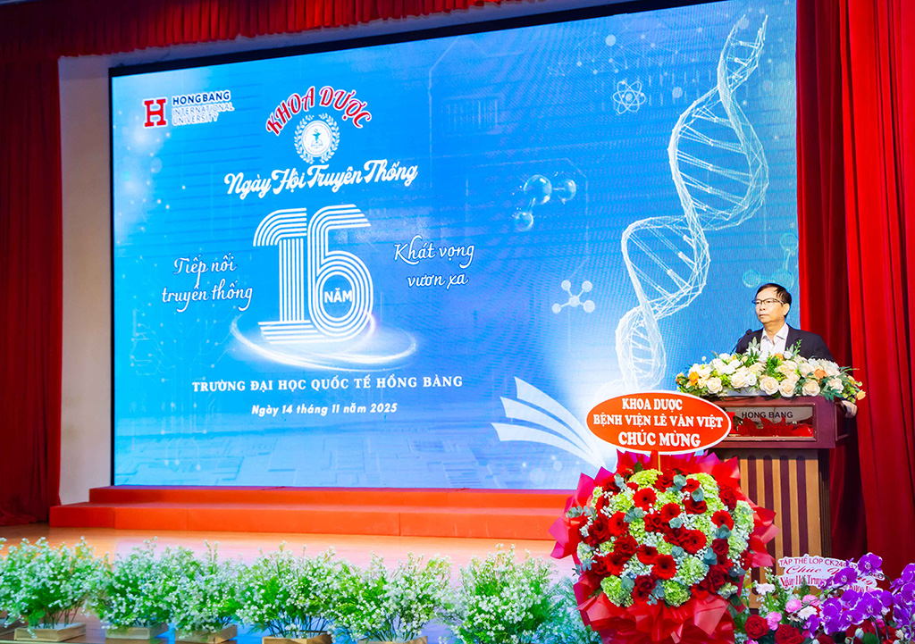 PGS.TS Lê Khắc Cường - Phó Hiệu trưởng 88vv23.com chúc mừng và đánh giá cao 88vv.1com 16 năm hình thành và phát triển của 88vv23.com