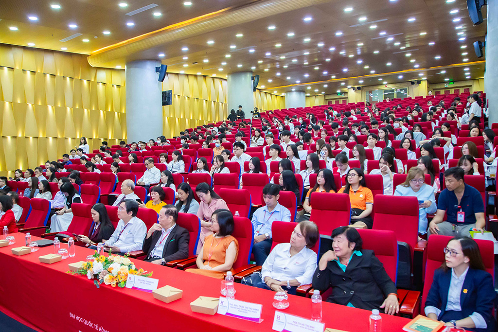 Sự kiện có sự tham dự của Ban Giám hiệu, đại diện các bệnh viện, doanh nghiệp đối tác, giảng viên, cựu 88vv88 cùng đông đảo 88vv88 và học viên