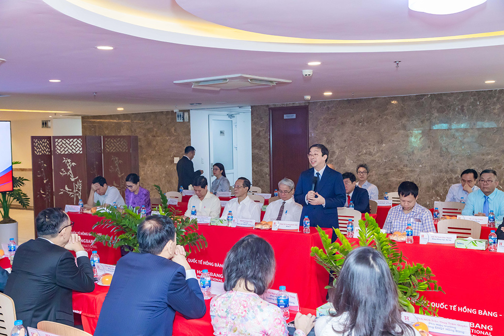 PGS.TS.BSCKII Trương Đình Cẩm - Phó Giám đốc Bệnh viện Quân y 175 chia sẻ tại Tọa đàm sáng ngày 20/11 tại 88vv23.com
