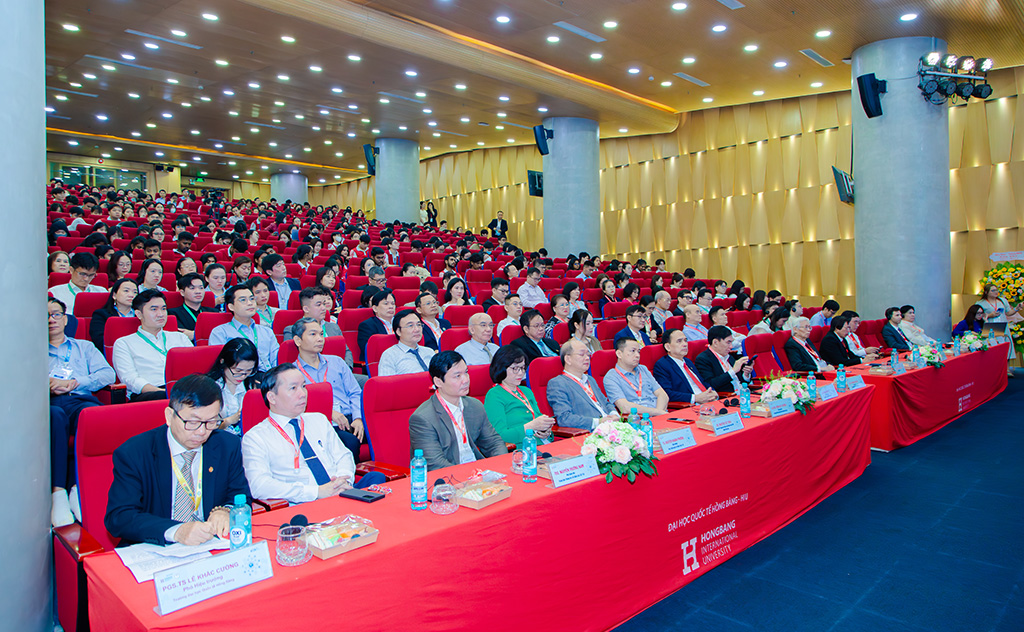 Hội nghị quy tụ đông đảo chuyên gia trong nước và 88vv23 trong 88vv88 kinh tế y tế và đánh giá công nghệ y tế.