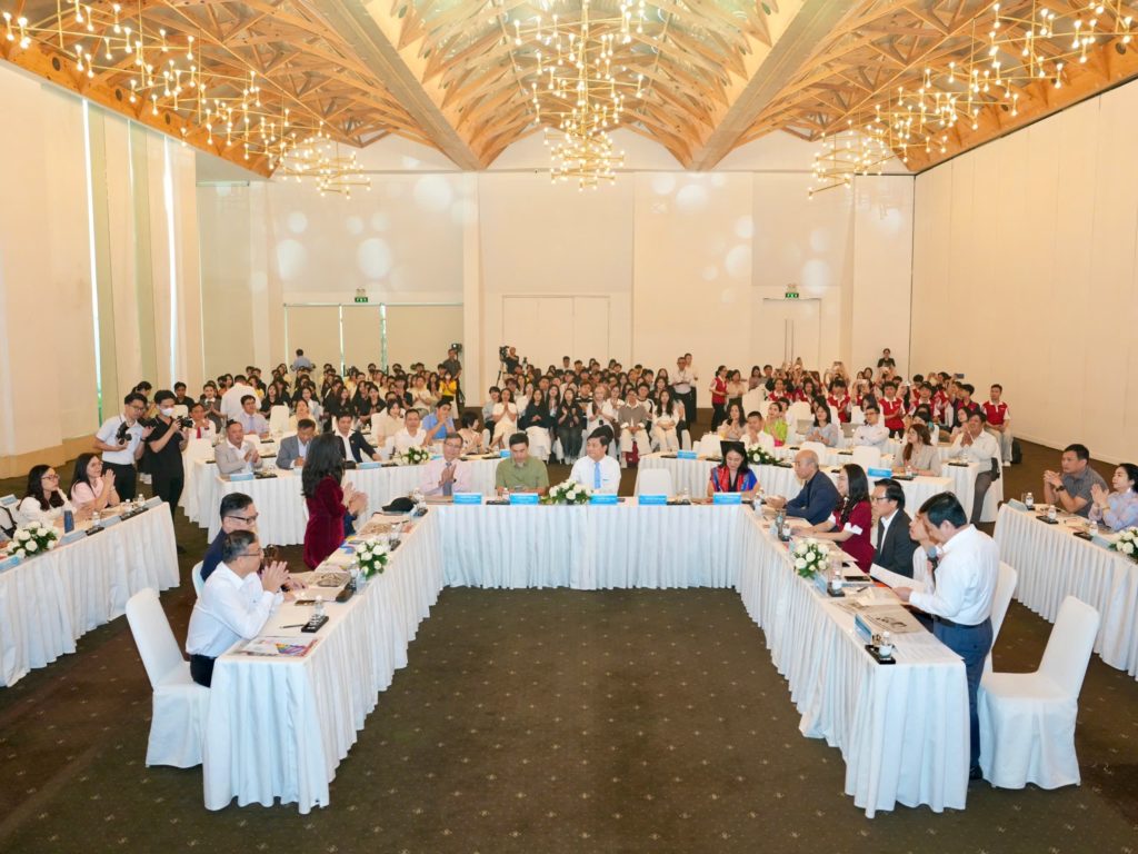 Tọa đàm thu hút sự quan tâm của nhiều trường 88vv, các cơ quan báo chí, doanh nghiệp 88vv11.com