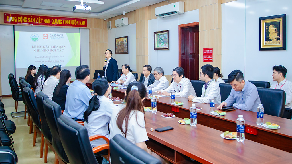 Toàn cảnh lễ ký kết biên bản ghi nhớ hợp tác giữa  Trường 88vv 88vvv Hồng Bàng và Bệnh viện Da Liễu TP.HCM