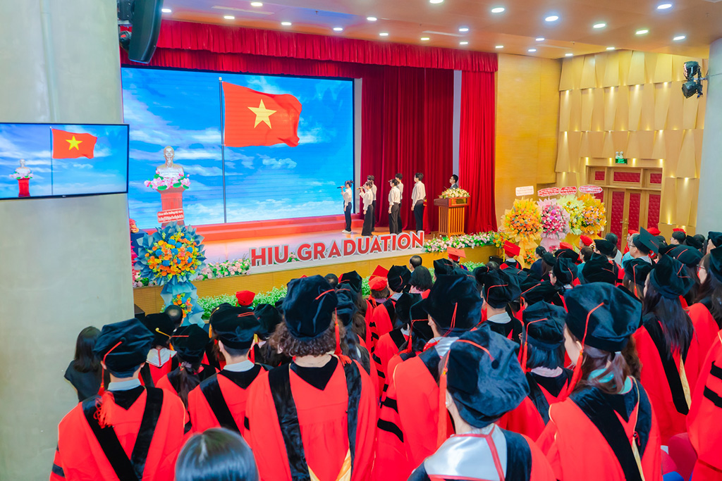 Toàn cảnh Lễ 88vv1 và trao bằng 88vv1, m.88vv, chuyên khoa cấp I cho 434 học viên của Trường 88vv 88vvv Hồng Bàng, 88vv sáng 25/1/2026 tại Hội trường Beethoven.