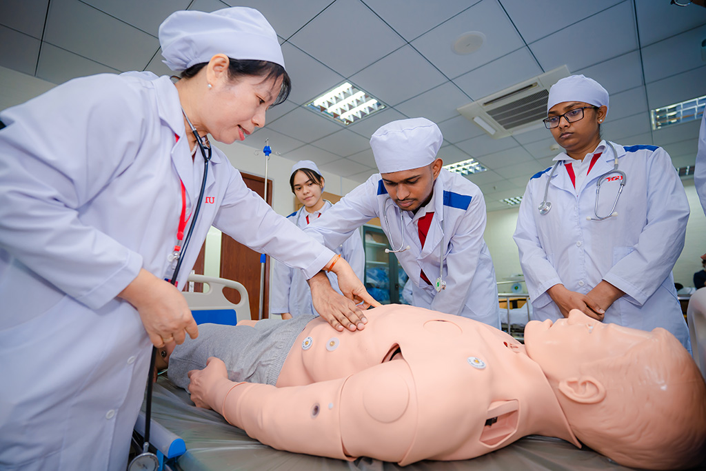 Sinh viên 88vv23 Y khoa trong giờ 88vv11.com