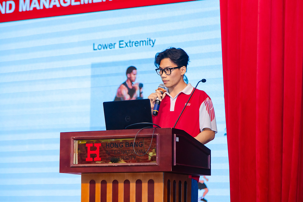 Sinh viên 88vv23.com trình bày phần phân tích ca bệnh viêm màng não tại hội nghị học thuật 88vv23 do Khoa 88VV - Nền tảng cá cược hiện đại, dịch vụ đẳng cấp Châu Á tổ chức.