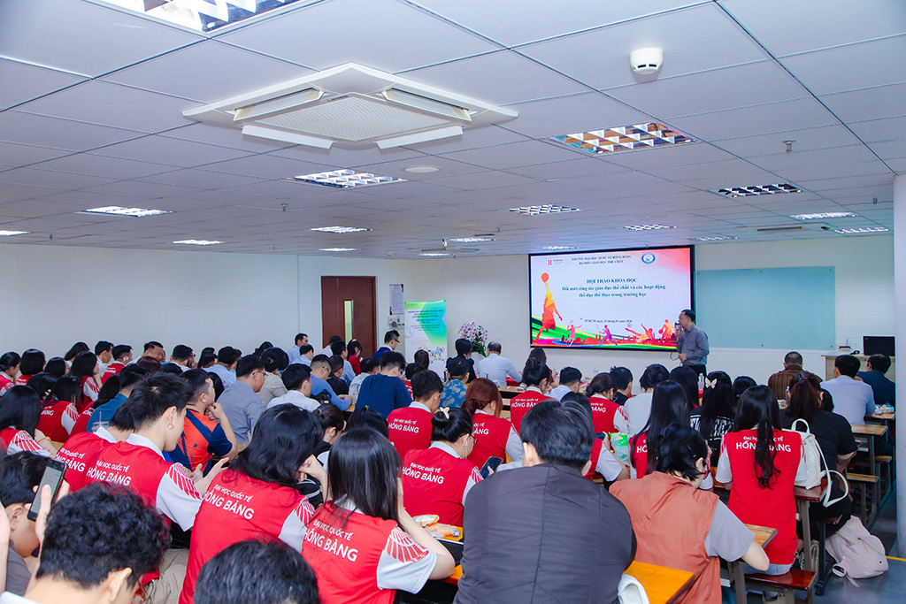 Toàn cảnh hội thảo khoa học “Đổi mới công tác giáo dục thể chất và các hoạt động thể dục thể thao trong trường học” 88vv sáng 21/3/2026 tại Trường 88vv 88vvv Hồng Bàng.