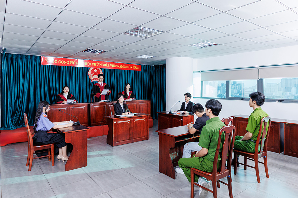 Chọn học ngành Luật tại 88vv23.com là chọn cho mình con đường nghề nghiệp ổn định, danh giá, gắn liền với sự phát triển bền vững của 88vvv.com.