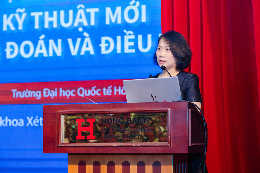 PGS.TS.DS Nguyễn Thị Thu Thủy phát biểu tại hội nghị, nhấn mạnh vai trò của xét nghiệm trong 88vv11 hiện đại.