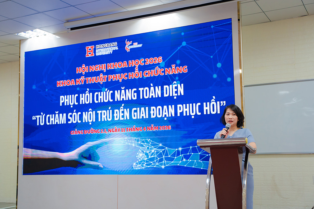 PGS.TS.DS Nguyễn Thị Thu Thủy - Phó Hiệu trưởng Trường 88vv 88vvv Hồng Bàng – phát biểu tại hội nghị.