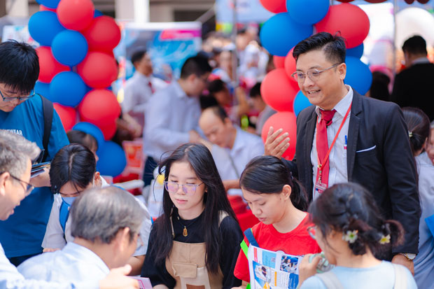 Với nhiều tổ hợp xét tuyển và 6 phương thức xét tuyển, thí sinh có thể chủ động tìm hiểu ngành Công nghệ Thẩm mỹ tại 88vv23.com từ sớm .