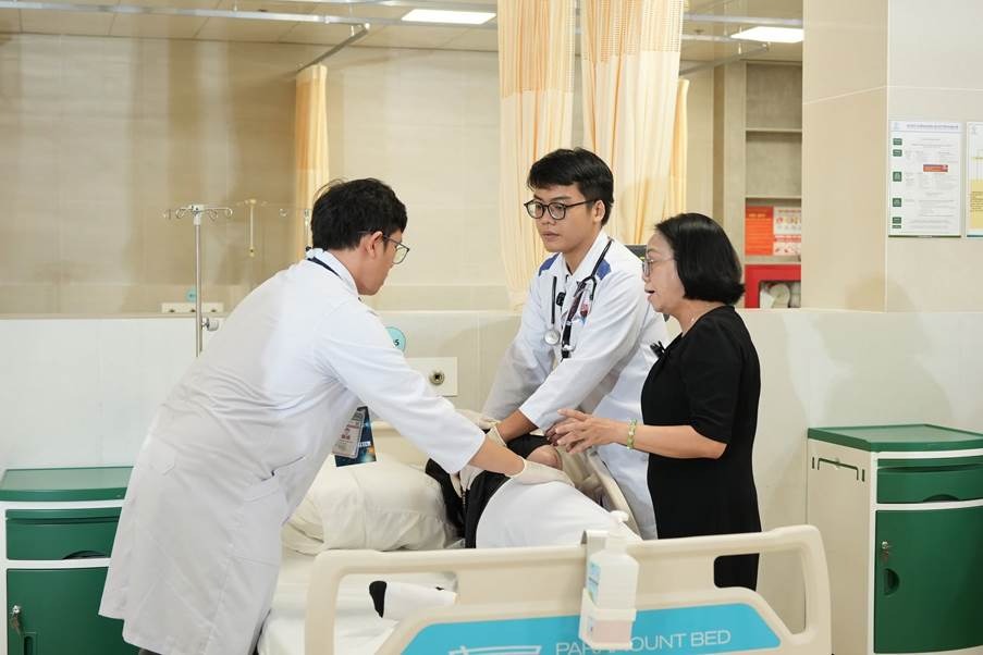 Sinh viên khối ngành sức khỏe 88vv23.com tiếp cận môi trường lâm sàng