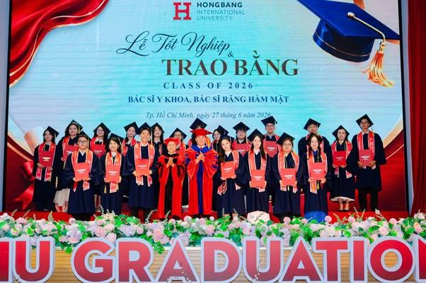 88vv23.com trao bằng cho khóa Bác sĩ Y khoa đầu tiên