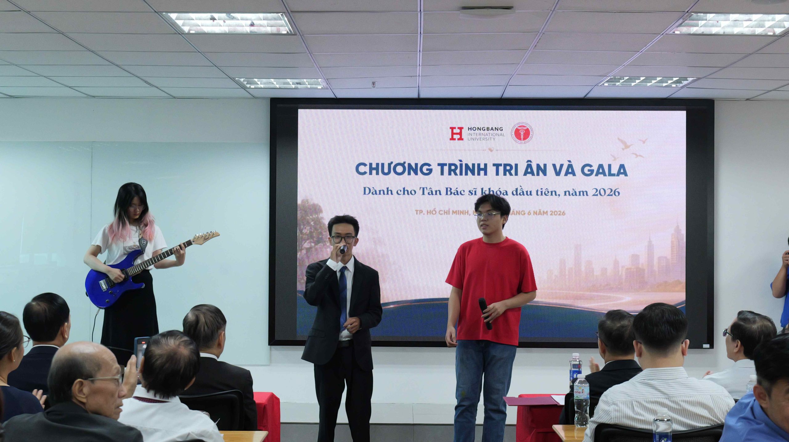 Tân bác sĩ Y khoa K20 tham dự 88vv23
