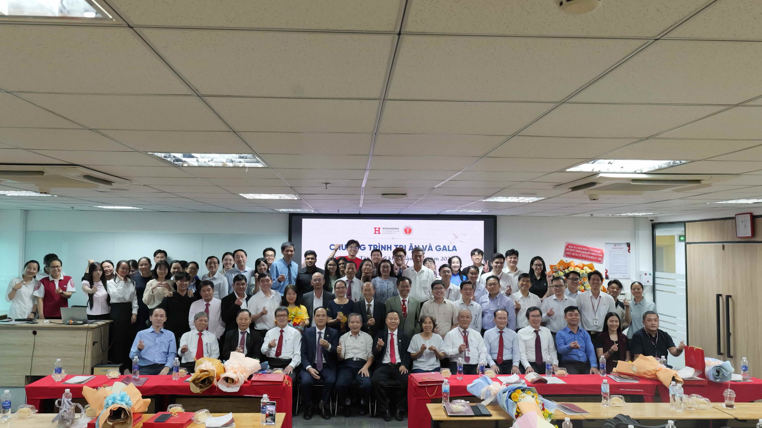 Chụp ảnh lưu niệm tại 88vv23 Hành trình tiếp nối